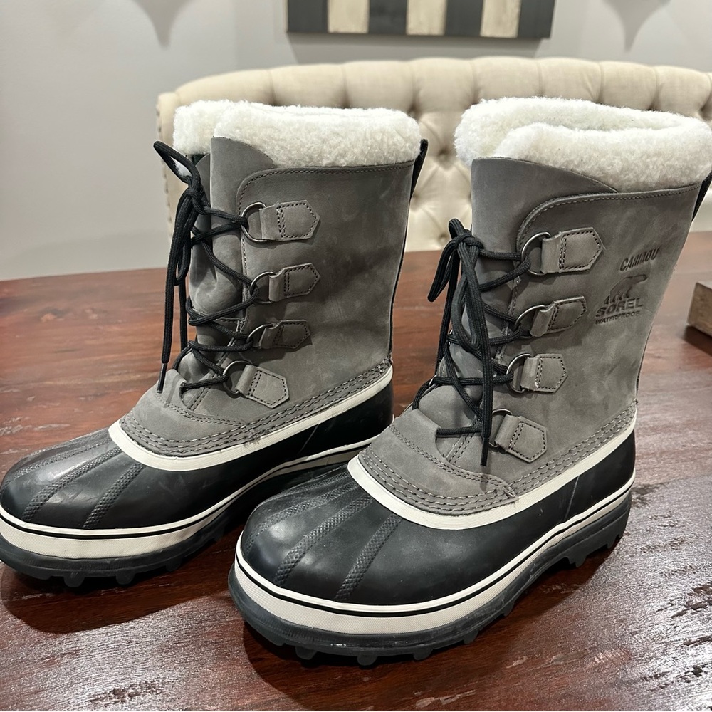 Sorel Waterproof Caribou Women’s Snow Boot Size 8.5